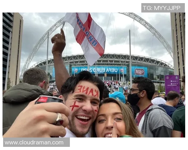 传奇四大足球巨星并肩争霸赛场 激荡球迷心潮掀起无数回忆